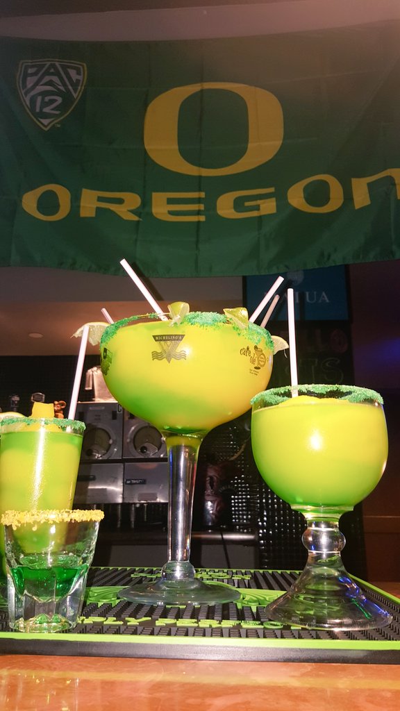 DuckFBNews's tweet photo. @AgaveBarSA is ready for you Duck Fans - Oregon's home away from home on the Riverwalk. https://t.co/uAulNGgGby