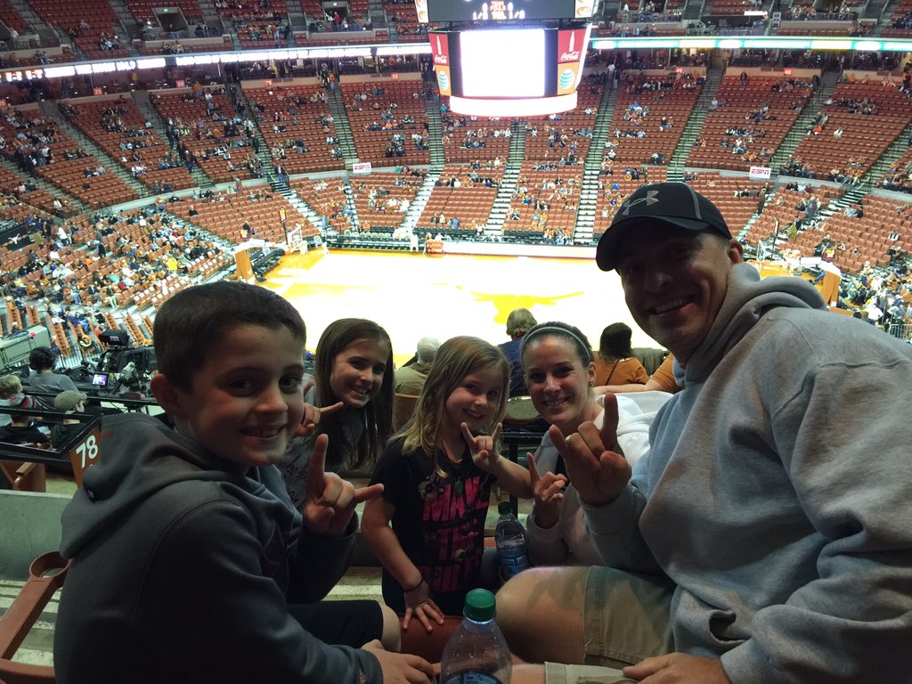 justindrasberry's tweet photo. Family Fun #HookEm #TexasLonghorns https://t.co/Ci4HwQtyv1