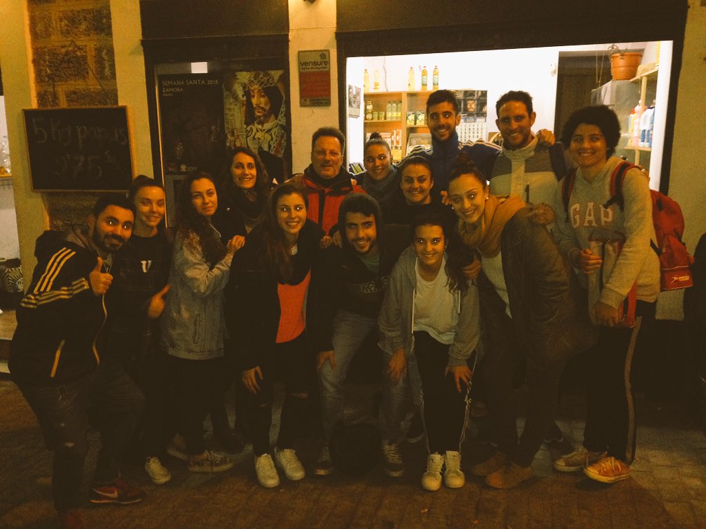 Ultimo entreno del año!! Os deseo un feliz año nuevo #ErCadi 
#Infiltrados <a href="/cadizfsfemenino/">Cadiz FSF</a>