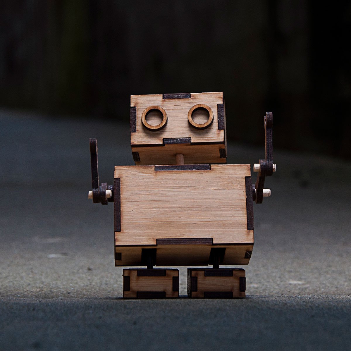 robomustache's tweet photo. Get your very own wooden #robot assembly kits. "Helper Bot" now available on @Kickstarter! https://t.co/Ist2GviggW https://t.co/L8BmG6nika
