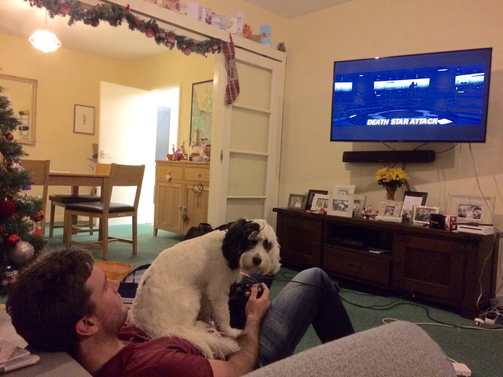 PeejayProwse's tweet photo. The game was getting so intense @JamesAKingham needed to call in his co-pilot https://t.co/iFcmVoSOMO
