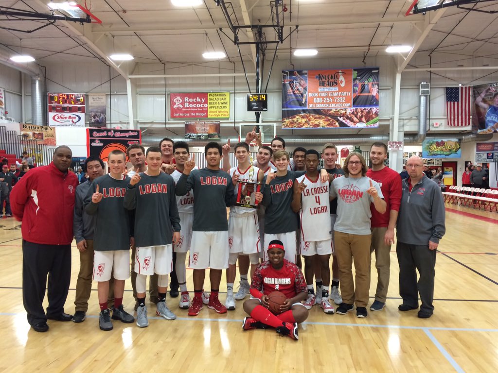 RangerBoysHoops's tweet photo. Rangers win beating Mt Horeb 60-50 behind Siegel's 19 pts and Davis's 15!  Holiday Champs!  #makenoise  #proveit https://t.co/s6qssrwZhM