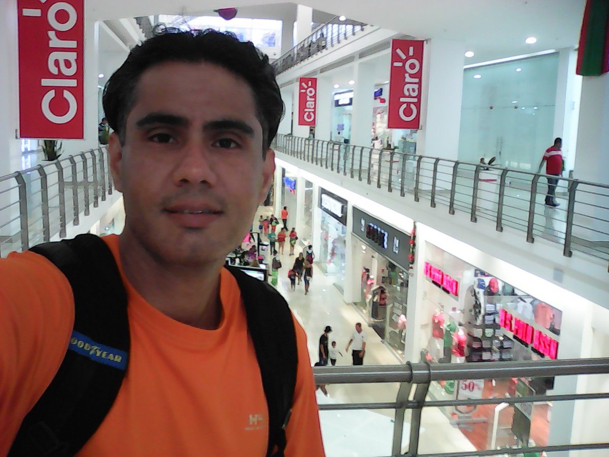 abrcline's tweet photo. Centro comercial los Andes - Panamá https://t.co/oZhkQWZGFD