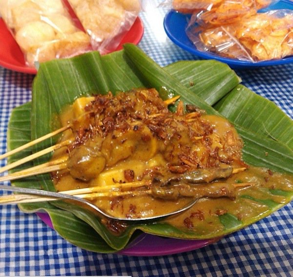 MEDAN. Hampir semua orang suka dengan sate padang,wisatasumutpaten.com/sate-padang-di…