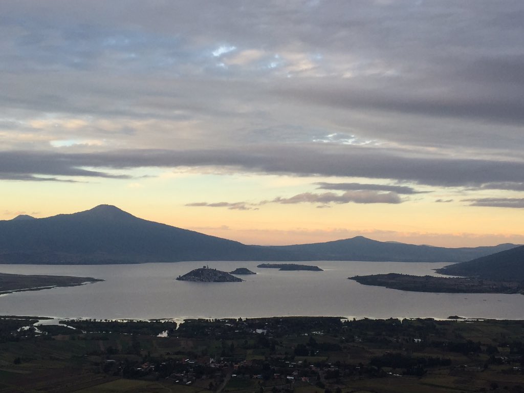 RafaValerioM's tweet photo. De las bellezas de #Michoacán ... Las #Islas #Janitzio #Yunuen #LaPacanda https://t.co/M5FlfCykWT