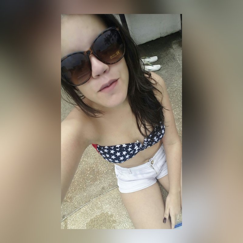 elenaisabel1808's tweet photo. El mejor día de TODOS 😻🙈#piscinaa https://t.co/XRhSA3znbr