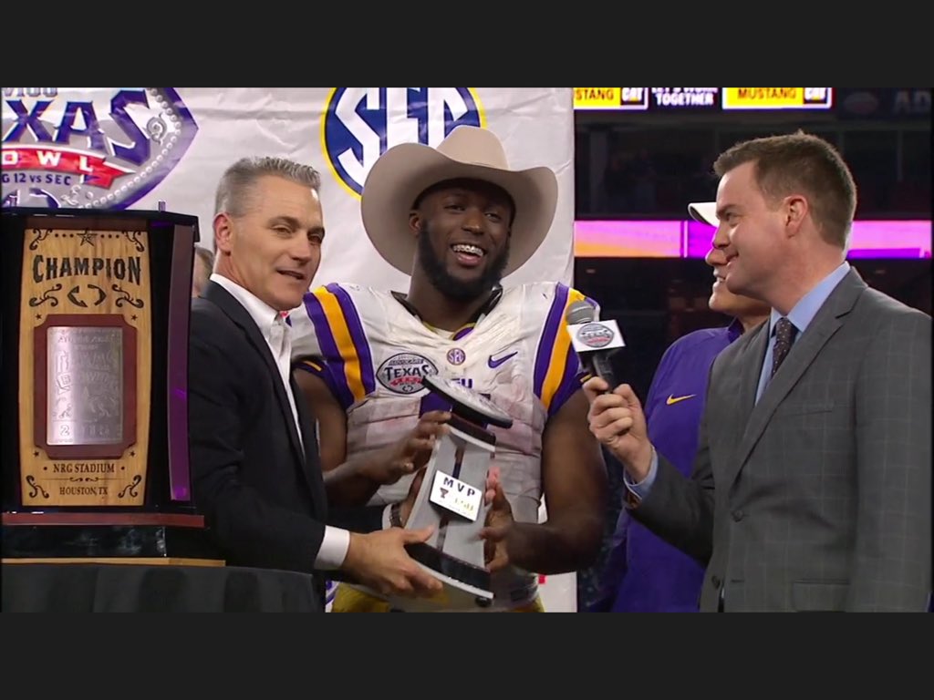 PaulMedica's tweet image. Sheriff. Superman. MVP. #GeauxTigers #LSUvsTTU #BugaNation