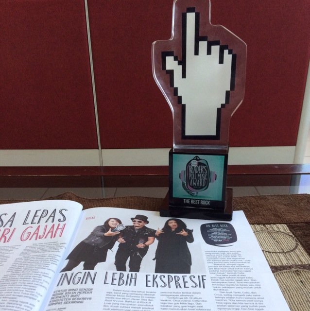 Terimakasih juga buat Kerabat, Kotak terpilih lagi jadi Best Rock Hai Magazine 2015 cc. <a href="/WarnerMusicID/">WarnerMusicID</a>