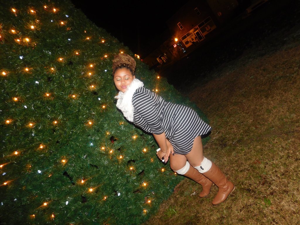 madamlavelle's tweet photo. tis the season 2 b ratchet falalalalalalala #gtownstandup 💙🌲✨ https://t.co/4ch0Iy07T5