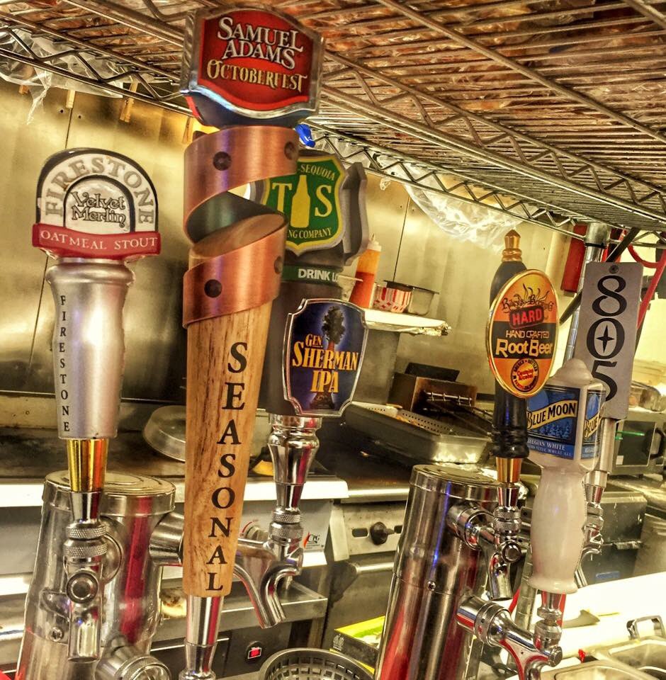 triplebfresno's tweet photo. $2 Pints for EVERYTHING we have on draft! #burgersarelife #bestburgerinfresno #coldcheapbeer #fresnostate https://t.co/932fxZCM0T