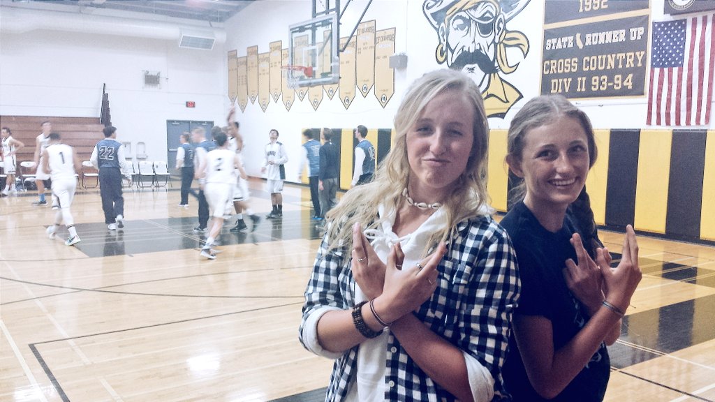 hannahprice789's tweet photo. Ultimate Boom Squad goes to the AMAZING game in Cali. Nice victory boys! #SUPPORTTHOR @whsboom @Hoops4Westlake https://t.co/l4JSNJjrCX