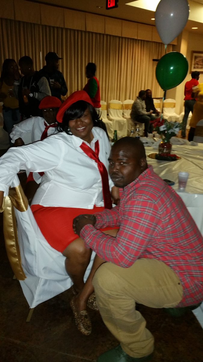 Lenanha4's tweet photo. Mr. And Mrs. Taylor https://t.co/gQy1WdqFEh
