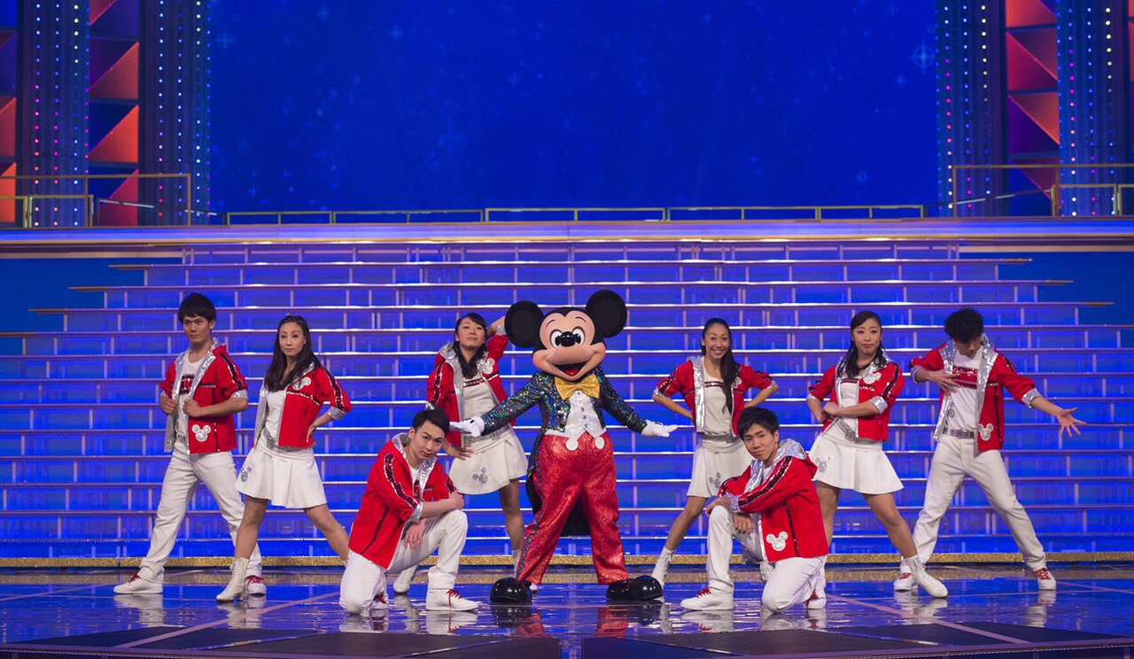 東京ディズニーリゾートpr 公式 Pa Twitter いよいよ明日 第66回nhk紅白歌合戦にディズニー の仲間たちが登場します 司会の綾瀬はるかさん 井ノ原快彦さん Perfume V6のみなさんと Nhk紅白 ならではのステージを Gt Gt T Co 4s0slapwd4 T Co