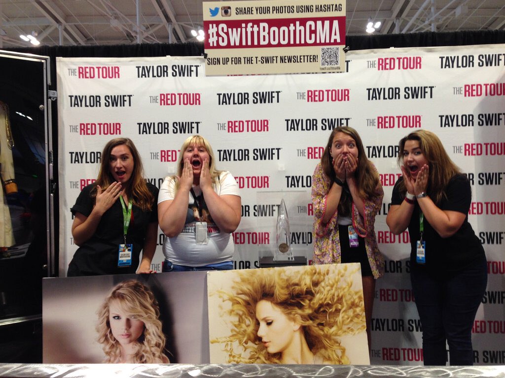 Swifty448's tweet image. Hey @taylornation13, I was looking through pictures and #swiftboothcma came up! I miss y&apos;all!