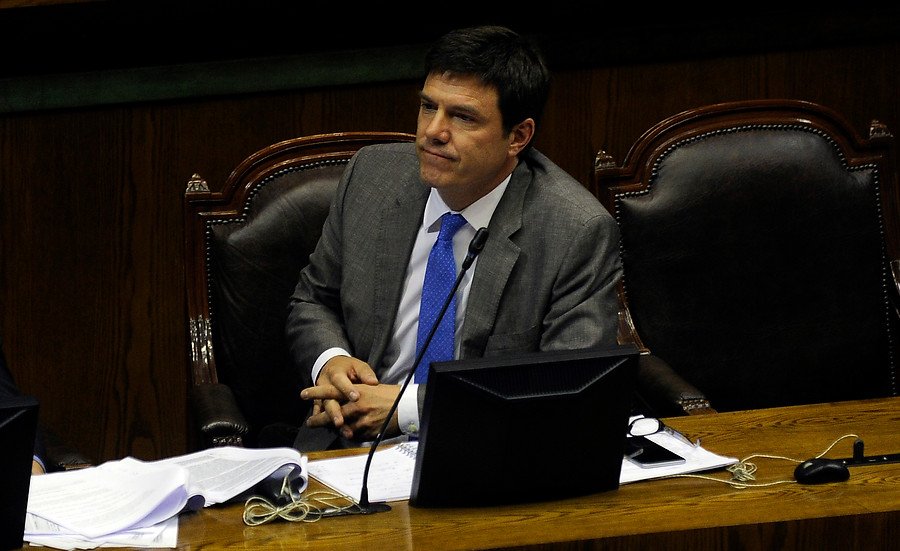 biobio's tweet image. Ministro de Transportes: Es obligatorio tener chaleco reflectante, pero no su uso rbb.cl/dfsg