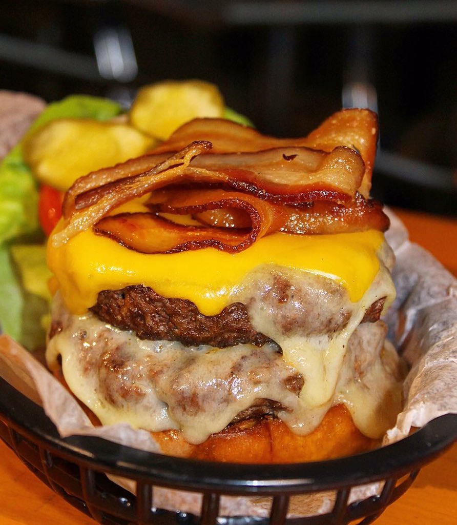 RoyaleBar's tweet photo. Double Royale #Burger. Double #beefpatty, double #bacon, lettuce, tomato, onion &amp; pickle w #Cheddar &amp; #GruyereCheese https://t.co/aww1fkBJV7