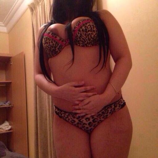 وش رأيكم بجسمها؟!
#ريتويت
#RT