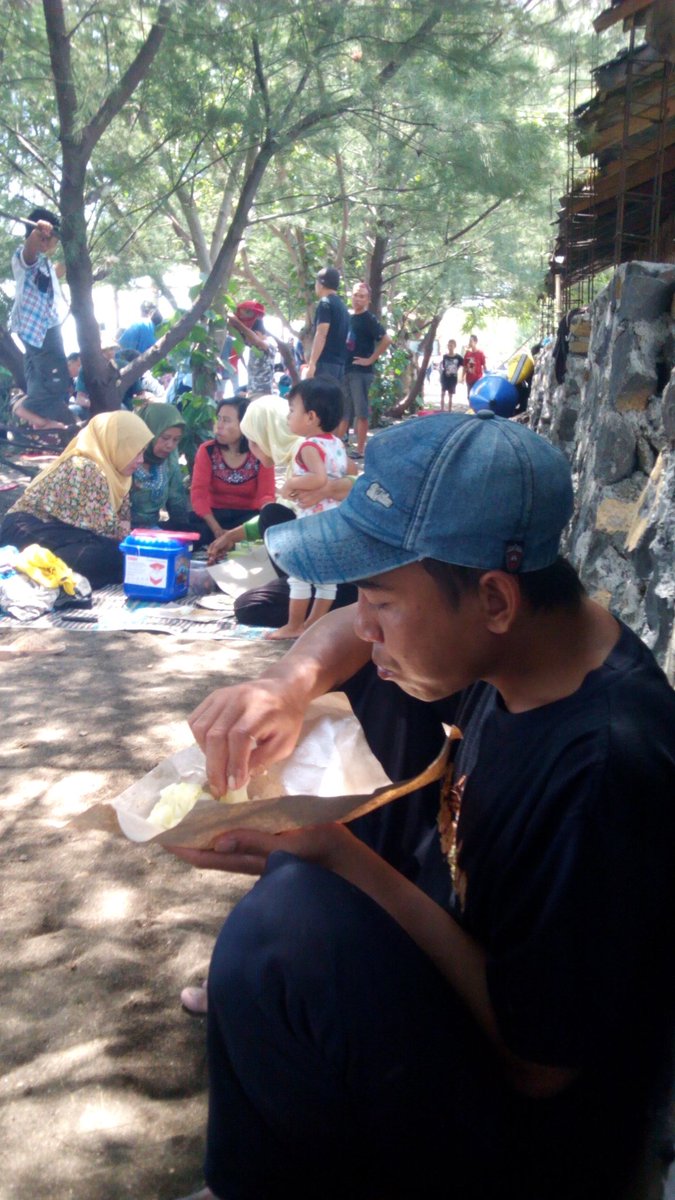 junbaron2's tweet photo. Ramenya suwasana bangsering hari ini https://t.co/32WUflRSxD