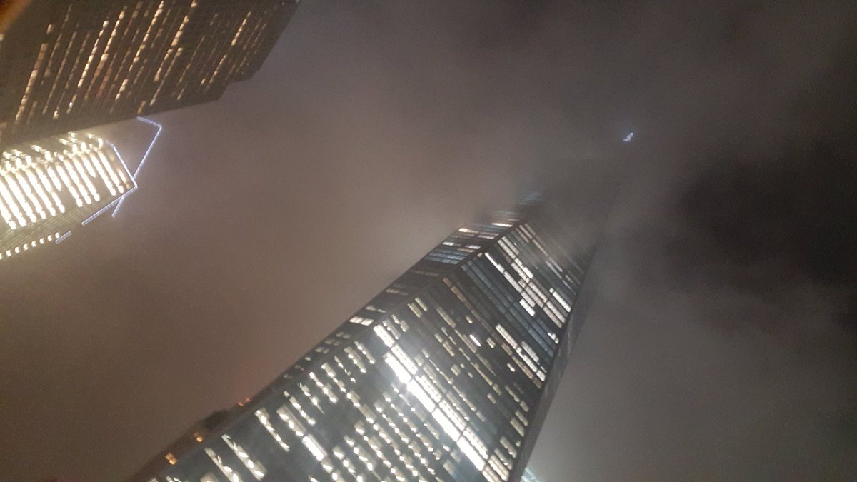 joshua_cello's tweet image. NYC's #freedomtower disappearing majestically into the fog #finallycold
