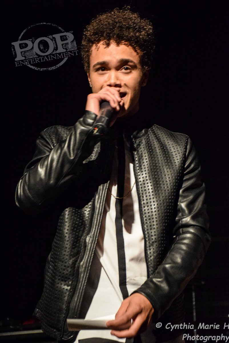 PopEntCom's tweet photo. Our buddy @DanaIM5 of @IM5band at the recent #WinterLights3 https://t.co/bt8Q9ef2Yt