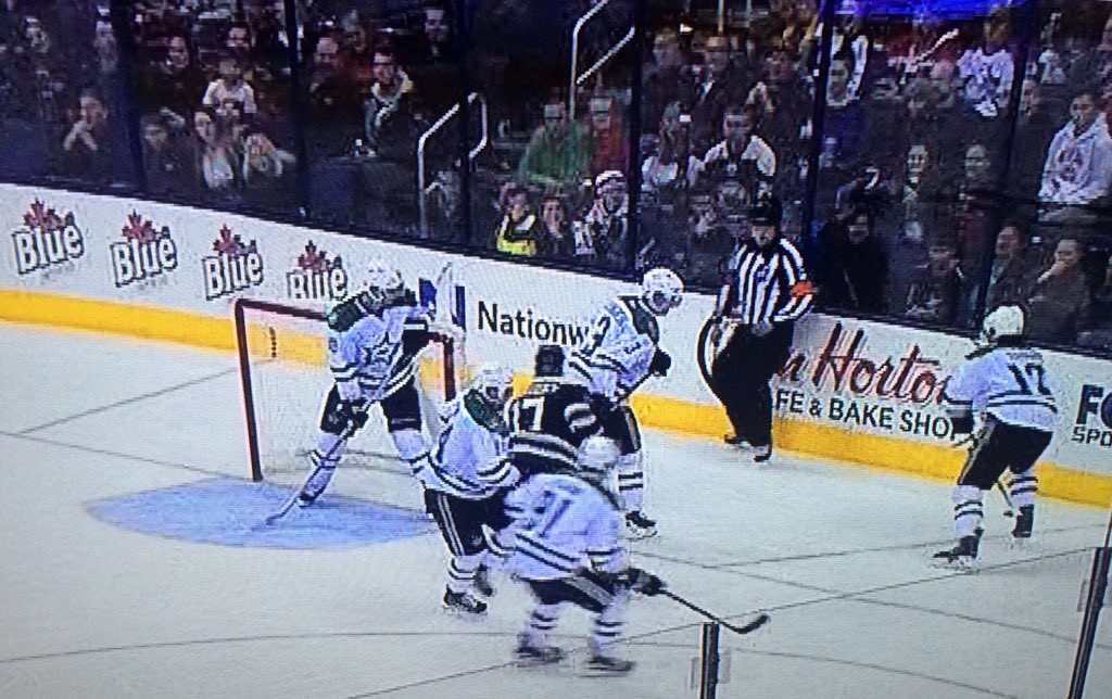 mashedpotatoes's tweet photo. @BlueJacketsNHL @BDubi17 #CBJ It takes 5 Dallas Stars to keep Dubi away from the empty net. #Beastmode #FavJacket https://t.co/JPumxPIU1A