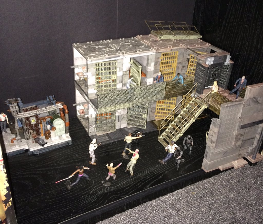 Sabrina_A87's tweet photo. #TWD #McFarlaneBuilds #PrisonCatwalk #PrisonCells #BoilerRoom https://t.co/AFdunMions