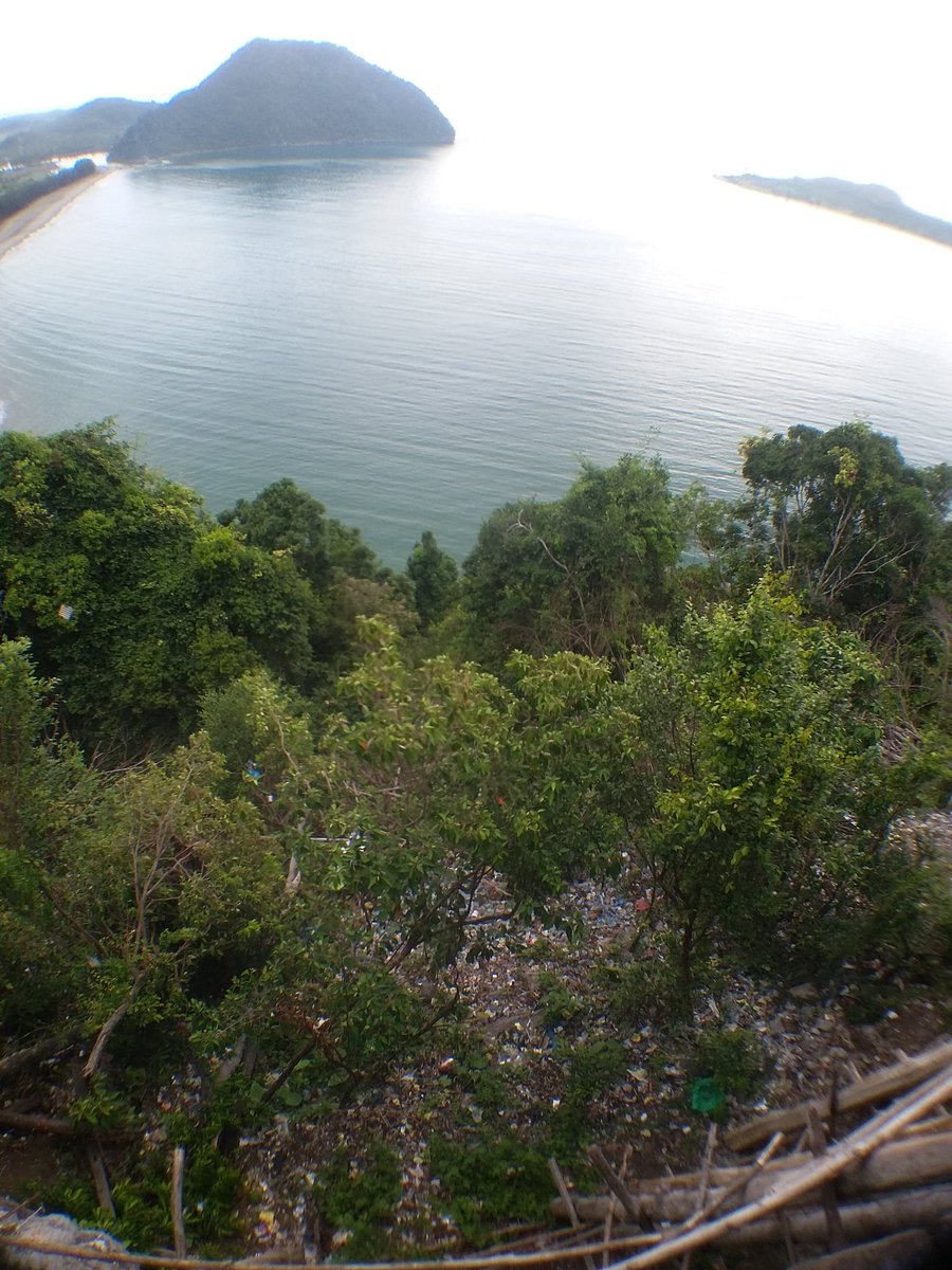 iloveaceh's tweet image. #fotowarga | @iamhaidir: Selamatkan puncak Gurute dari sampah sampah dibawah ini.