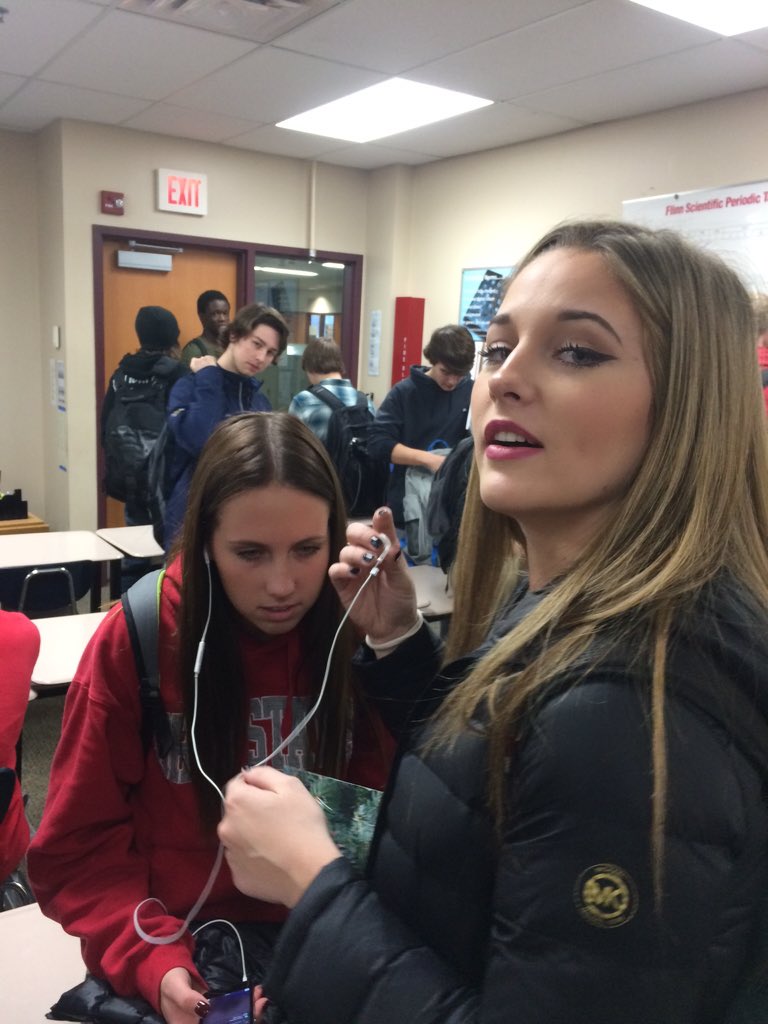 ioconnor27's tweet photo. Happy bday taylor 😏 #dlong @Taylor_Gutoske https://t.co/3TVBPgWy8b