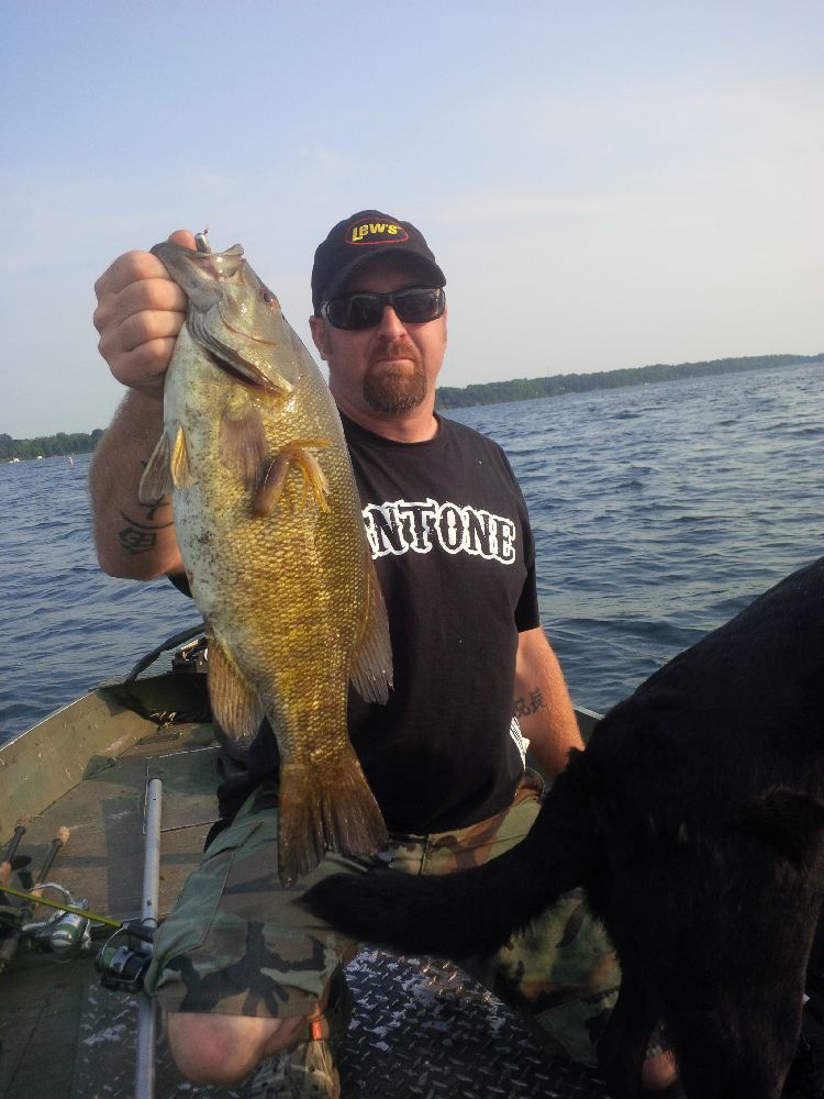 CanuckBassin's tweet photo. Just a couple pieces of #smallmouthcandy @Anglers_Choice offers. #Killshots #Tubes https://t.co/XKRfWzZHZQ