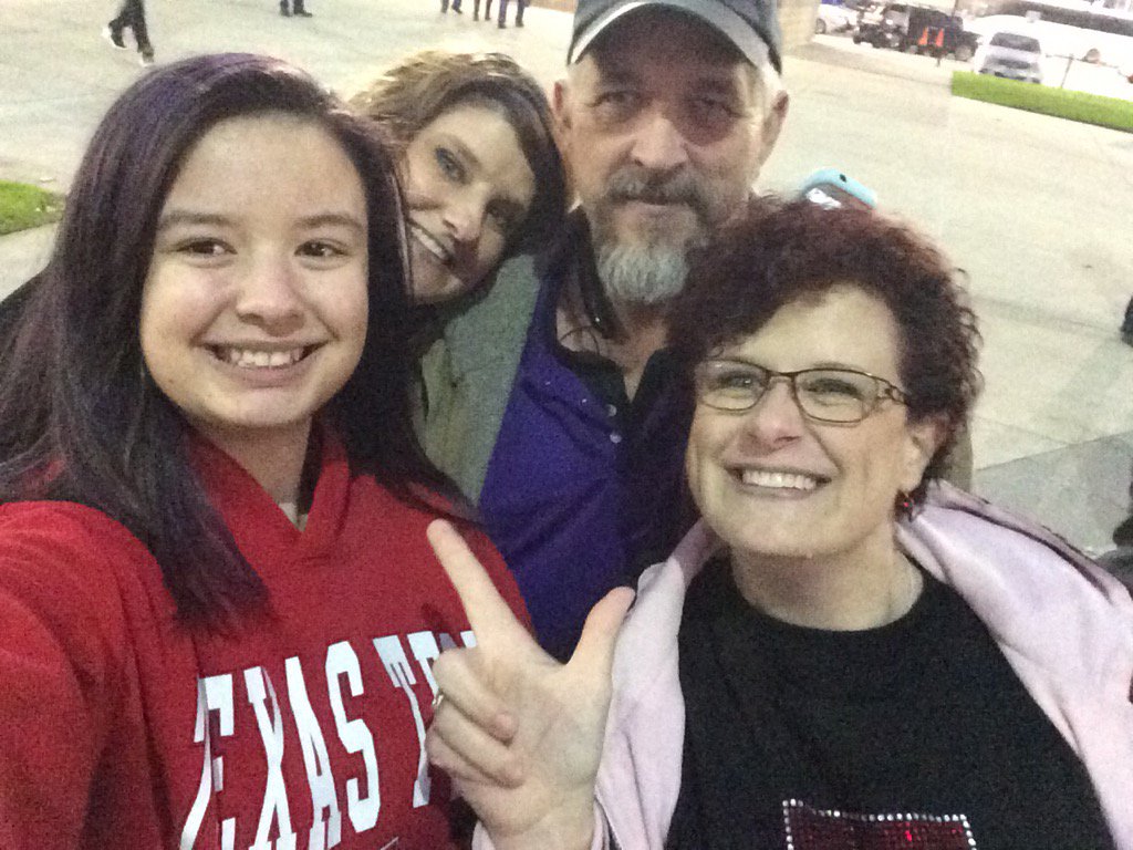 NaniGott's tweet photo. #TexasBowl10 https://t.co/8vNrCNXCeK