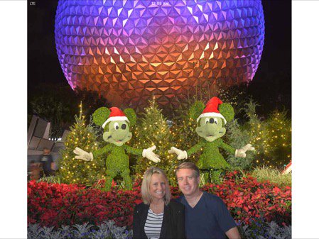 KMSpivey63's tweet photo. Merry Christmas from the Spivey's https://t.co/cDWHiUuVB0