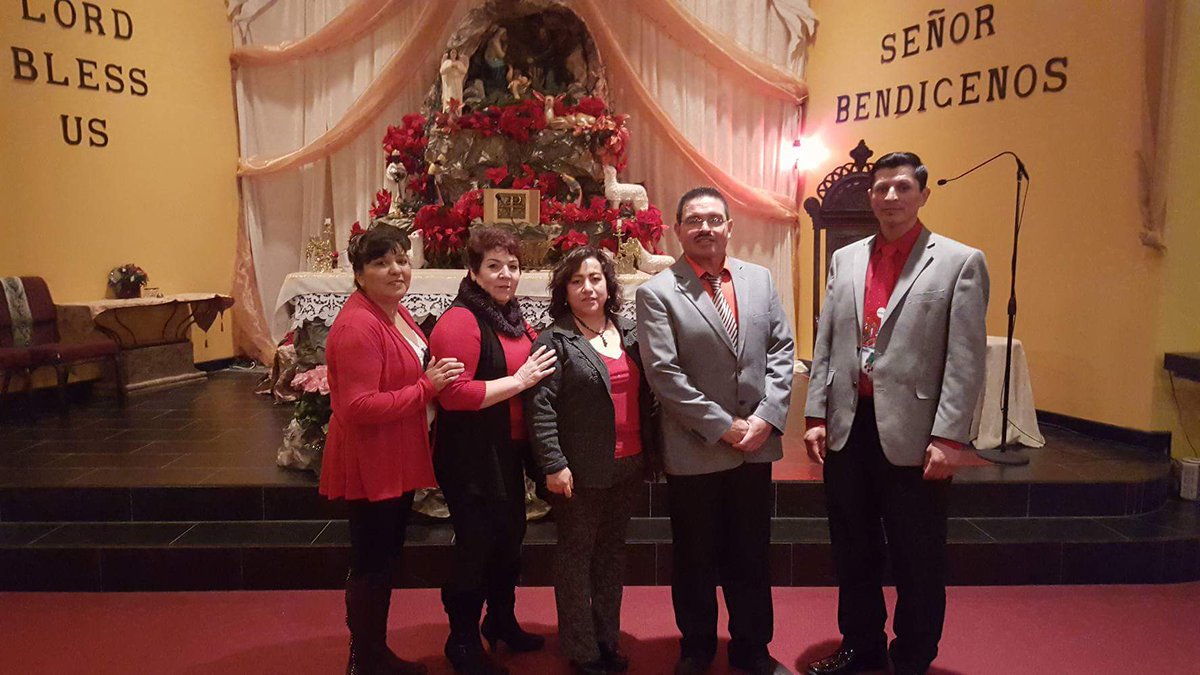 CoroSP89433's tweet photo. Feliz Navida y prospero año para todos los amigos y amigas del Coro San Pedro https://t.co/k4i8GPj5DZ