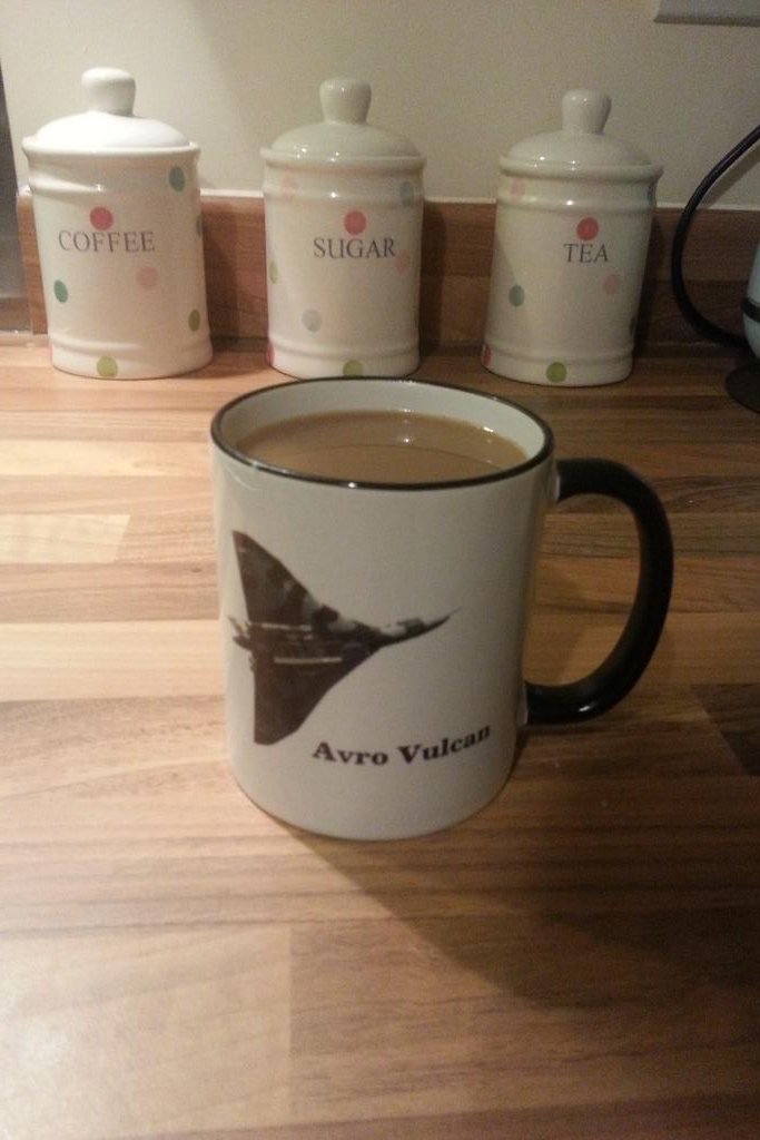 SpowerPower's tweet photo. Having a brew then off to @NewarkAirMus Excited much!!! #XM594 #twitterVforce https://t.co/dOiJVpY0DV