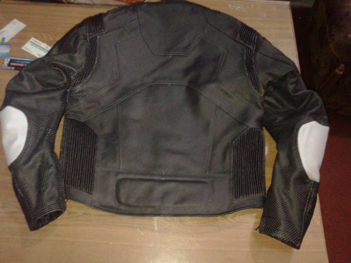 sports_store471's tweet photo. https://t.co/uMN8dlkTBq
Get racing apparels with your custom logo design &amp; color
@TomCruise #TeknicMercury #jacket https://t.co/qsO9xwpQlm