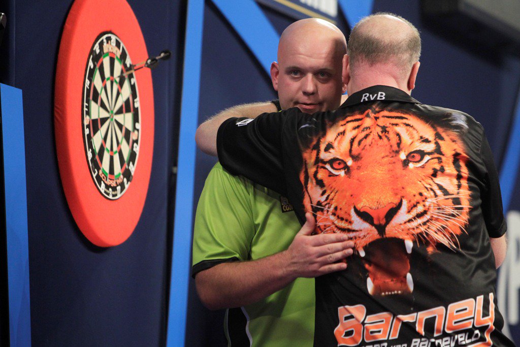 PVDarts180's tweet photo. 1,1 million people in Holland watched yesterdays game between MvG and RvB (market share 18,9%). https://t.co/udYmFxMeGq