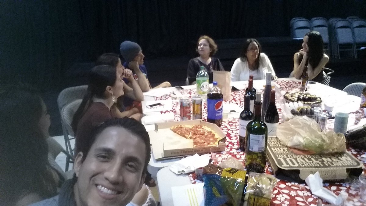 gatonick2's tweet photo. Familia del @abactingstudio #Pavillion305 regresa en Enero #teatro #actors #actorslife #Miami #friends #family https://t.co/pTcyoPOWqI