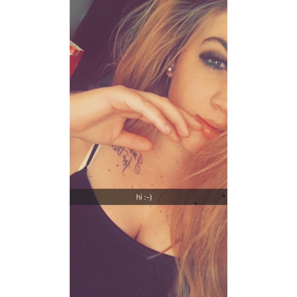 kaitlynn0qk's tweet photo. yo what's up https://t.co/3qFXcO9KRo