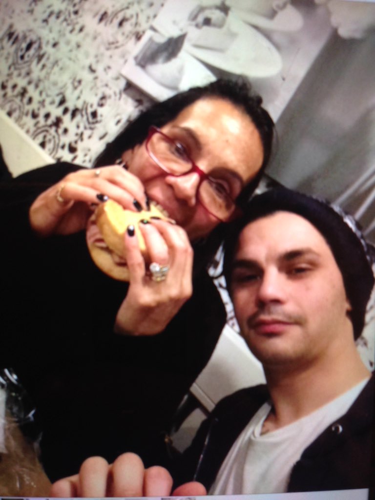 Ryan7Daniels's tweet photo. Just flown in from the USA, now stansted bound, take mommy to Milan 😊 https://t.co/pRhyQgVudj