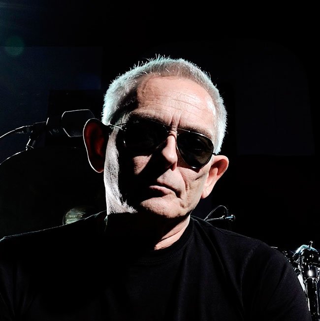 Drummer Band Ska Legendaris, The Specials, Tutup Usia bit.ly/22xUW6g