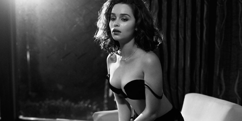 freakyupdate's tweet image. Emilia Clarke one of the sexiest woman in Hollywood. freakyupdate.com/entertainment/…