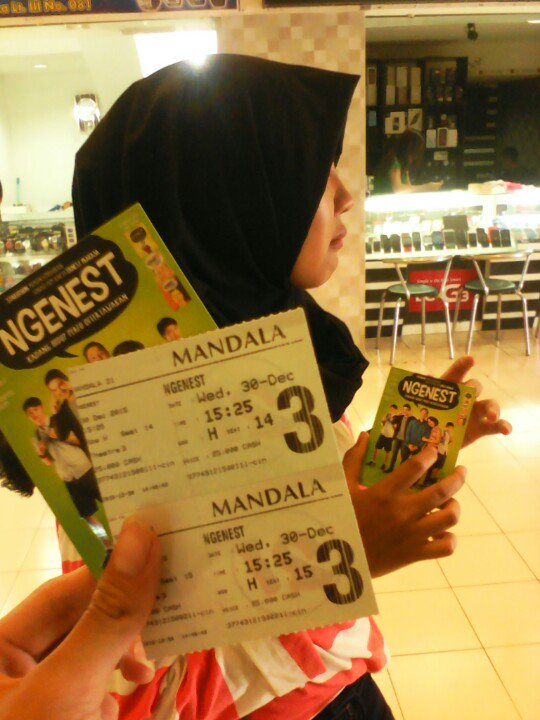 Luaposeh's tweet photo. Nonton film #NGENESTmovie dulu bareng kimcil indo malang https://t.co/et00LmFWwR
