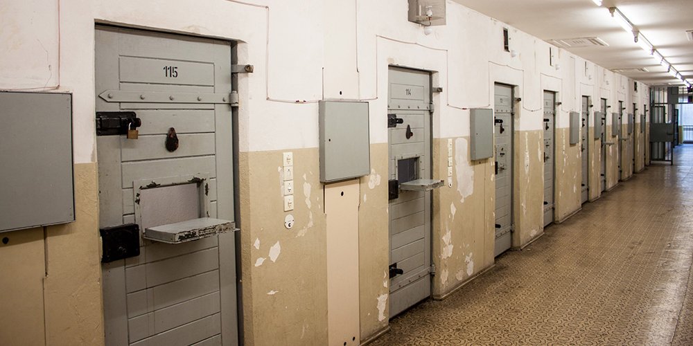 LocksmithUnited's tweet photo. What Type Of Locks Do Prisons Use? https://t.co/dPQeFSNbbi #PrisonLocks #AmericanPrisons #PrisonSecurity https://t.co/xpNroFIB5m