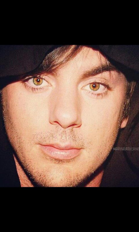 TriadsInNature's tweet image. I could sure use a #ShanatomyLesson
#GorgeousFace ♥
@ronco007 @mcarr2k @milg1979 @EchlnGrl83 @witch66fr @Hola_Mars