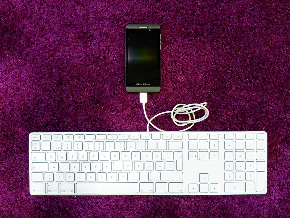 appcorn's tweet photo. Saknar du fysiskt tangentbord? BlackBerry släpper Priv, Android och fysiskt tangentbord. https://t.co/XwKGir2QUE https://t.co/sZGJa6UMlX
