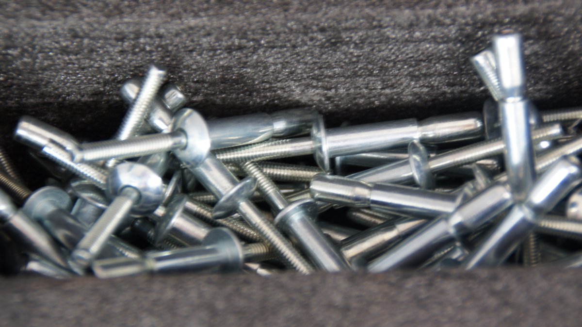 Rivet_Expert's tweet photo. etwas Geduld bitte. Webshop Nieten, Blindnietmuttern und Geräte in Kürze online! https://t.co/JpsI8urtU2 https://t.co/xGL43qhtIv