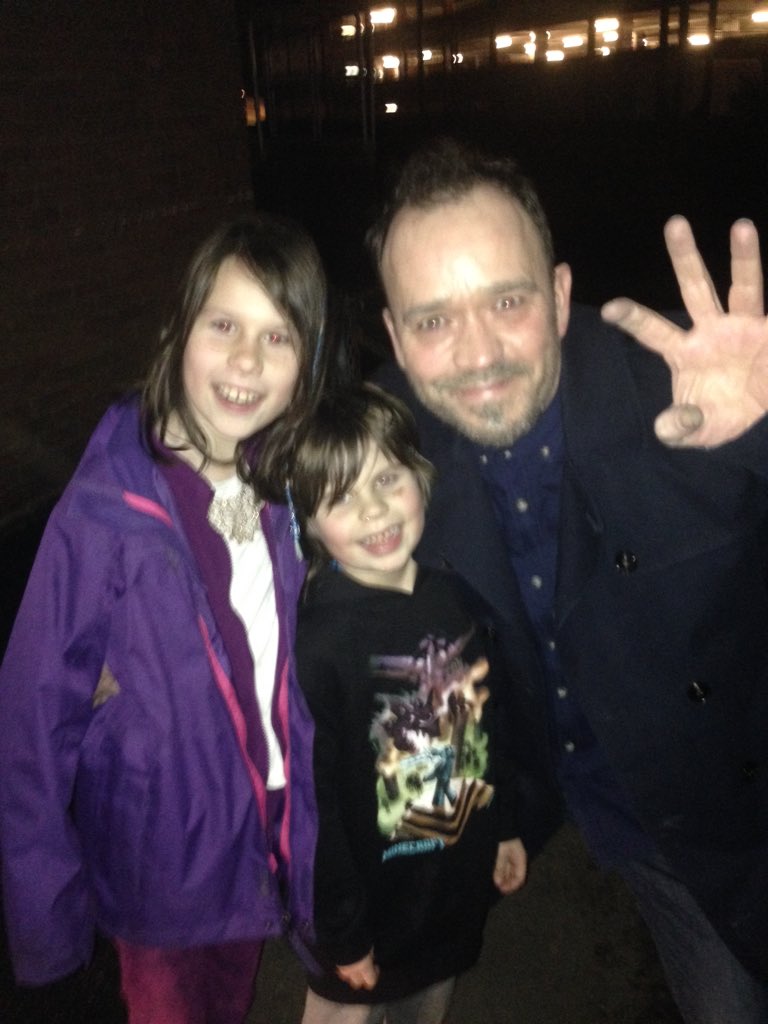 desk161's tweet photo. What a fantastically nice bloke #ToddCarty #Panto https://t.co/y5PAtVoXpD
