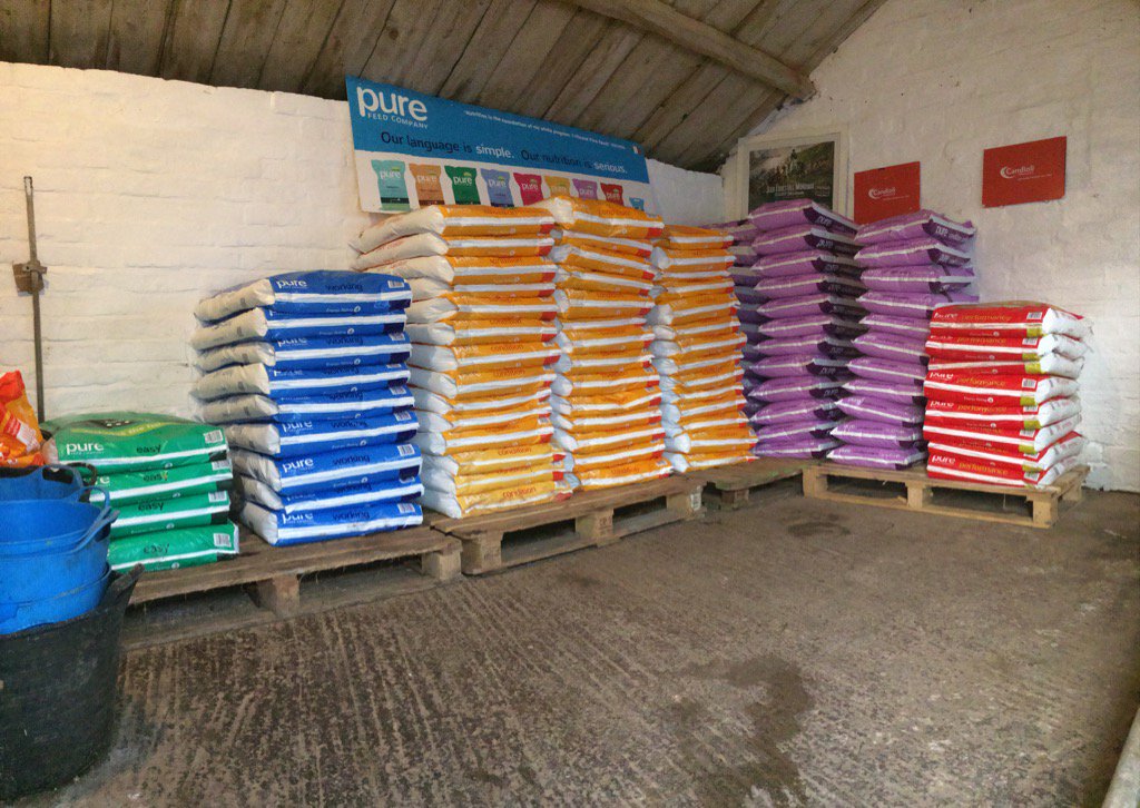 @PureFeed #pureponies #Puretidyness #pureorganisation #purerainbow #pureBryonystouch or #pureOCD?@ #HollinsCourtFarm