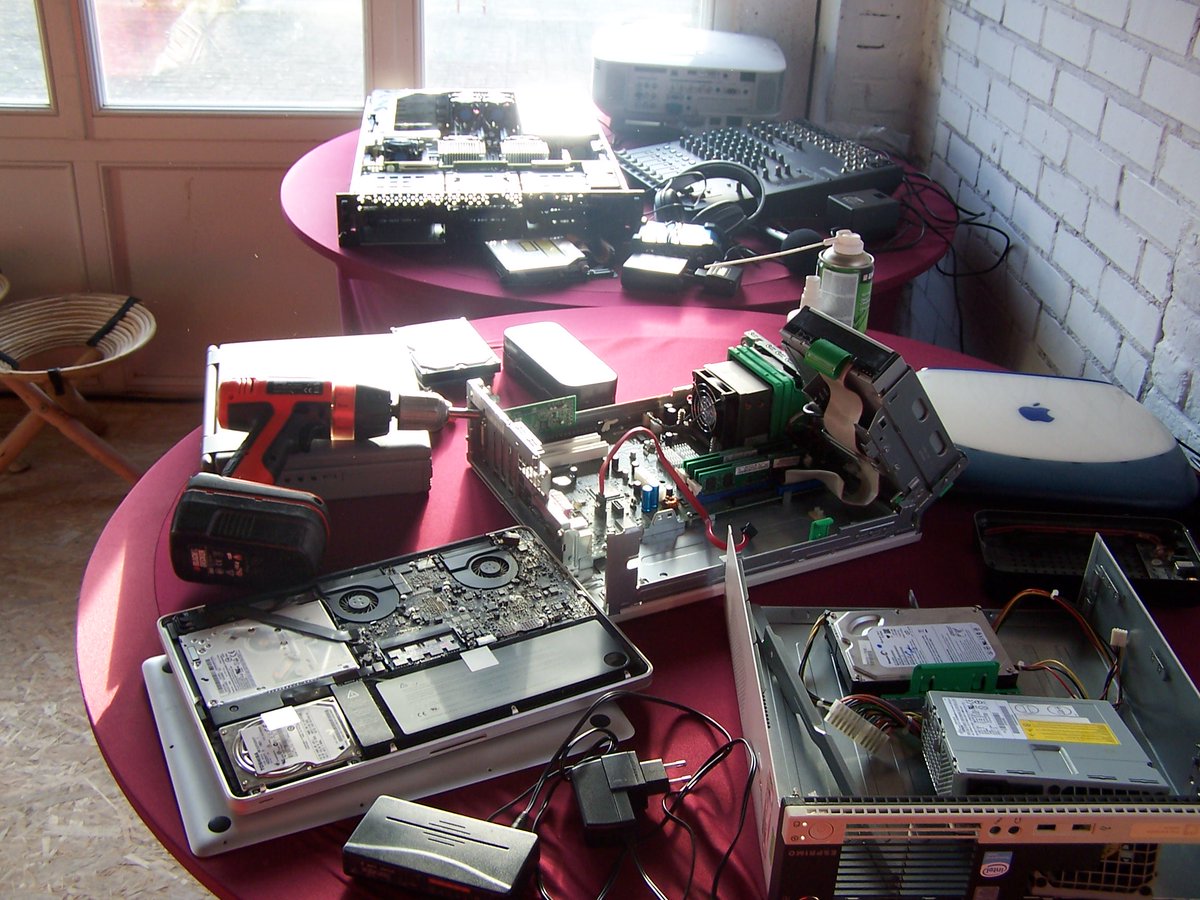 Instant #technologie à dompter une machine qui démarrait à mi-chemin!
Mes ados comprendront!
#AdoStageTech #PicTech