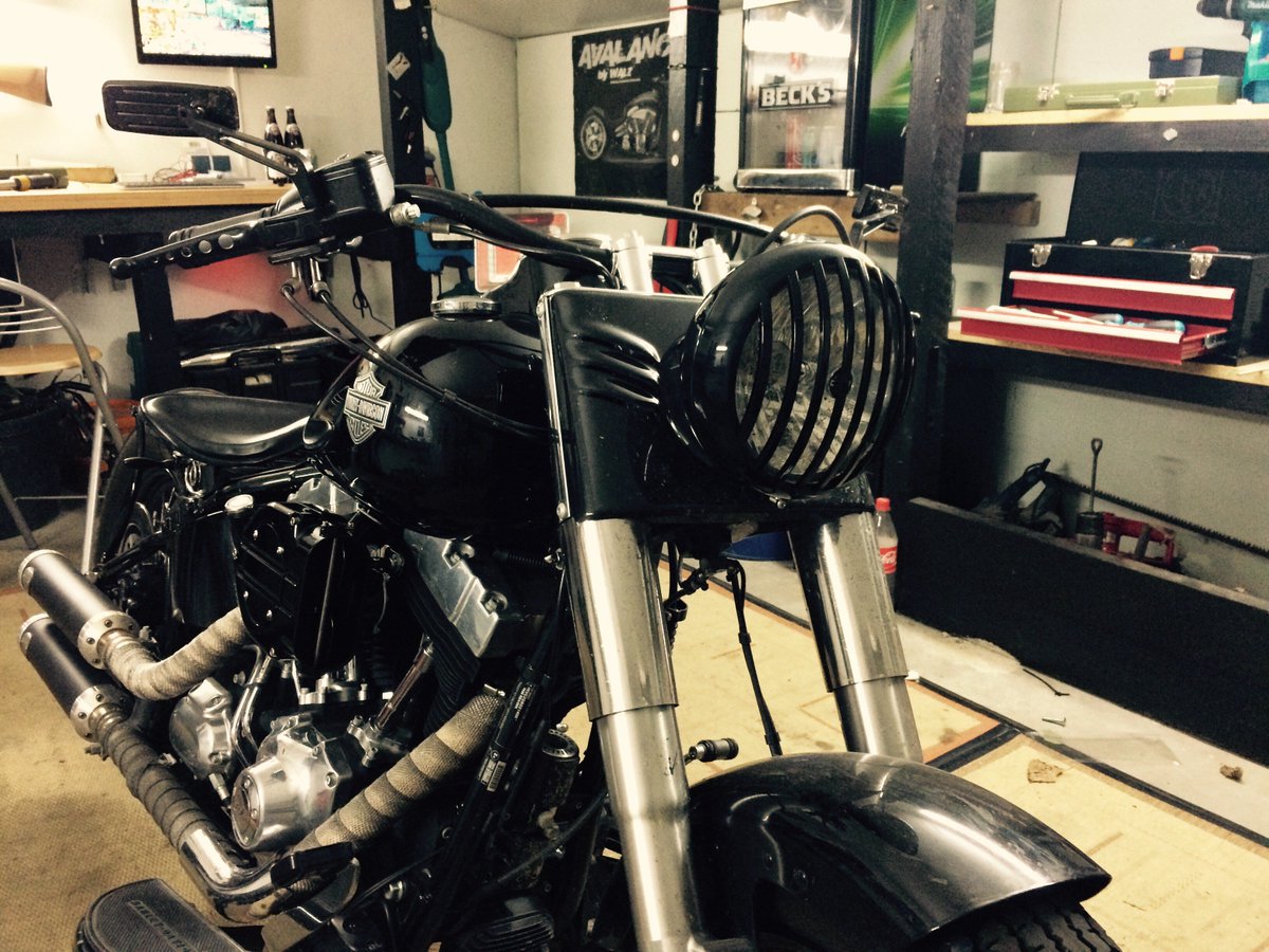 coolmods's tweet image. #lacoursgarage #HarleyDavidson  Projekt "rotziger" läuft an. privat.sebastian-lacour.de