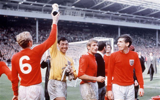 Happy birthday to England\s World Cup winning goalkeeper Gordon Banks!     